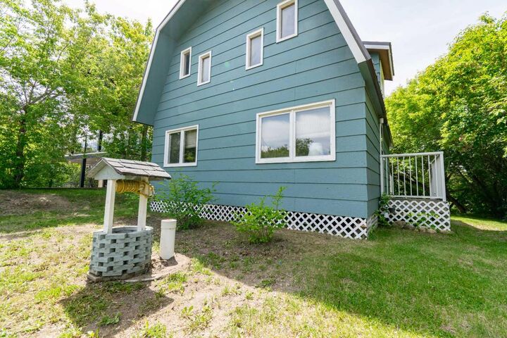 Property Photo: 19 4 Street AB T0C 2L0