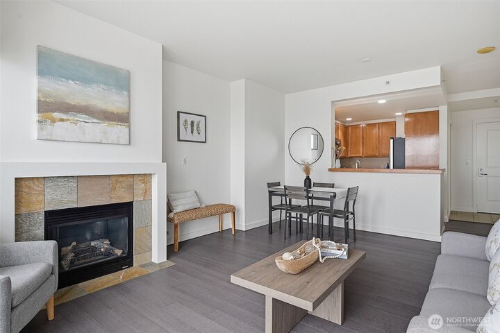 Property Photo:  2607  Western Avenue 552  WA 98121 