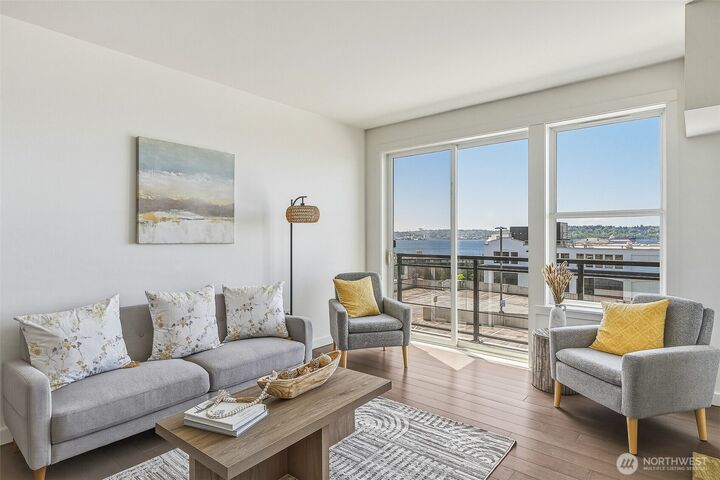 Property Photo:  2607  Western Avenue 552  WA 98121 