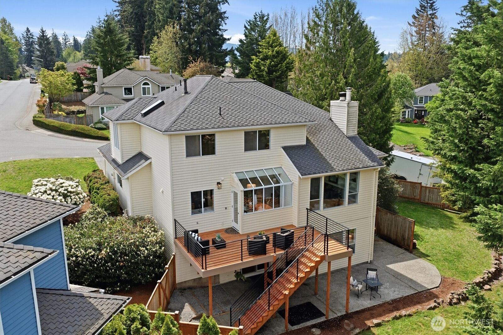 Property Photo:  24422 SE 46th Court  WA 98029 