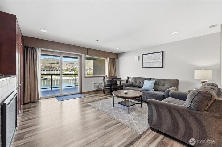 Property Photo:  322 W Woodin Avenue 642  WA 98816 