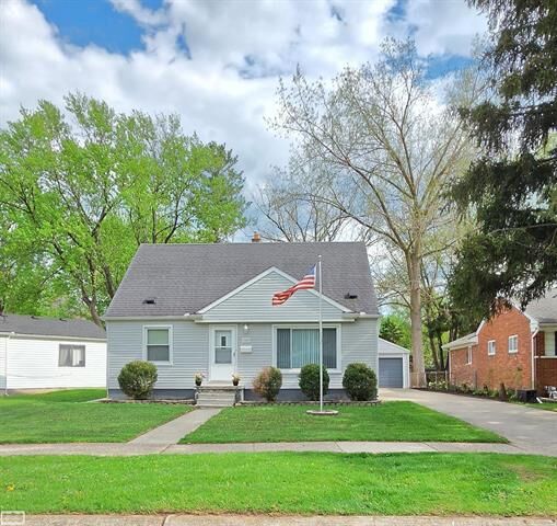 Property Photo:  1589 Hampton Drive  MI 48043 