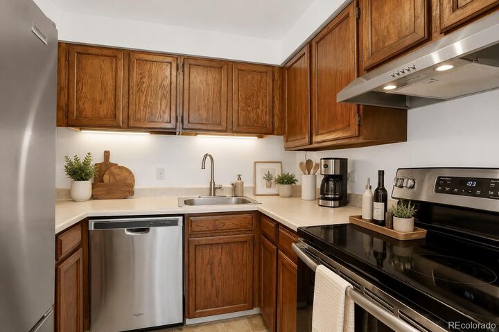 Property Photo:  1366 Garfield Street 206  CO 80206 