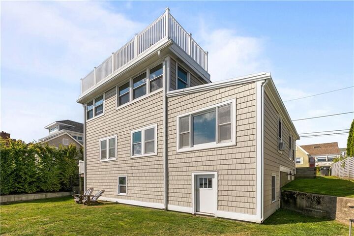 Property Photo:  38 Aquidneck Avenue  RI 02871 