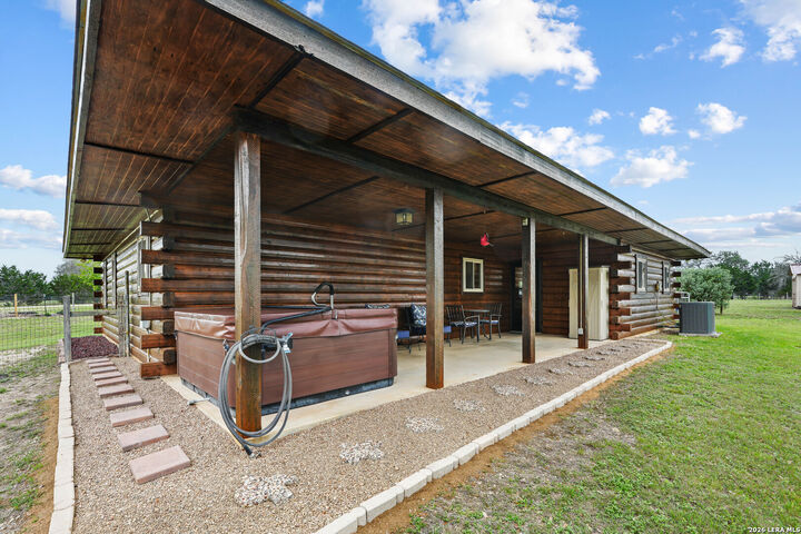 Property Photo: 715 Old Orchard TX 78003