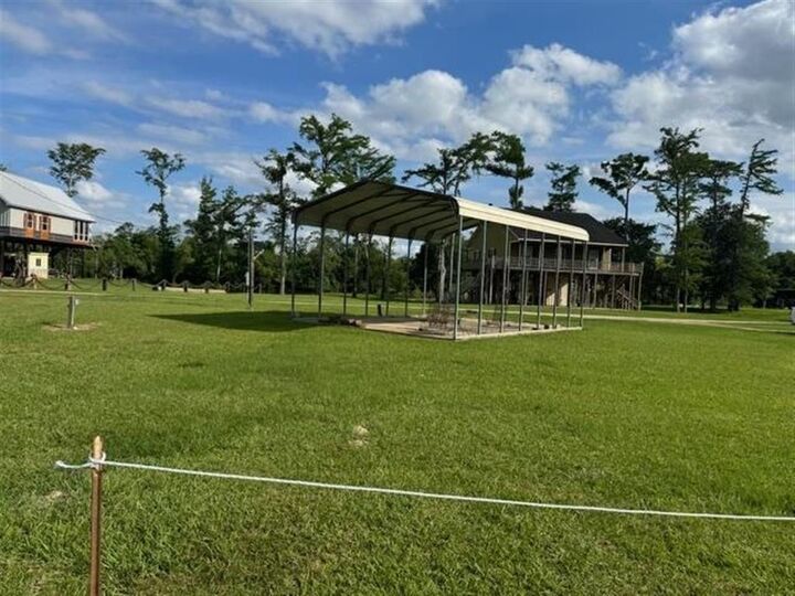 Property Photo:  526 Old Ferry Road  LA 70648 