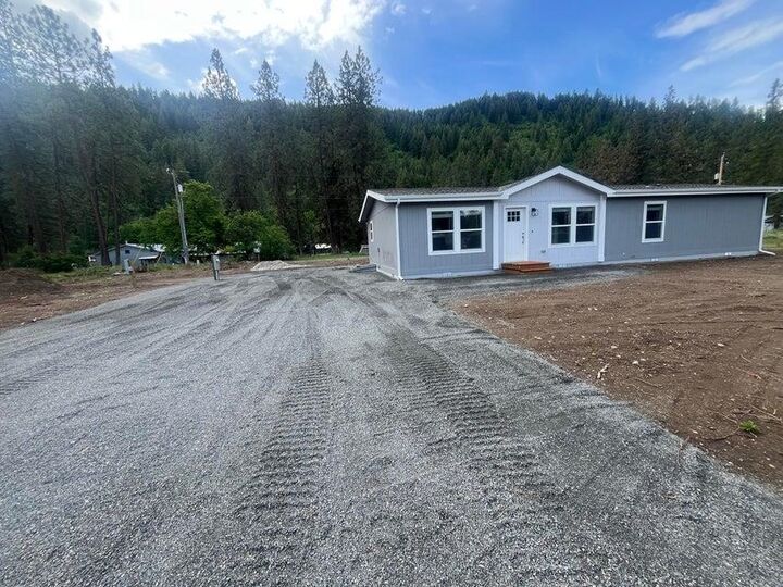 Property Photo:  1304 N Minter Blvd  WA 99151 