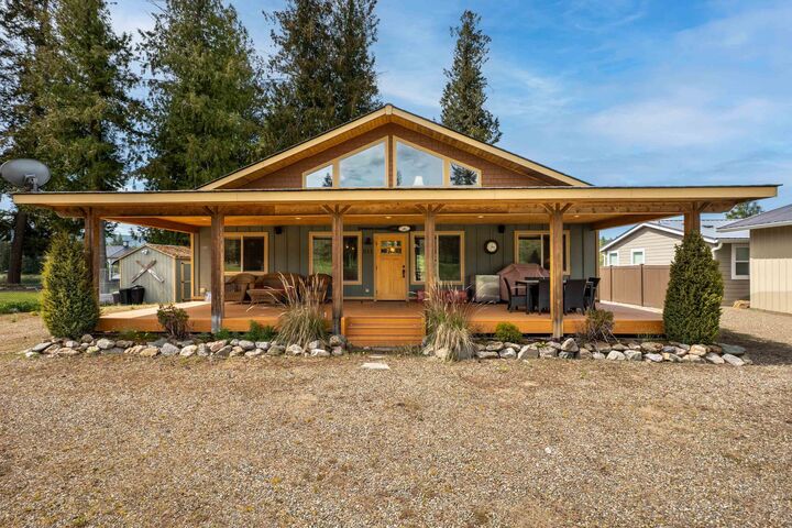 Property Photo:  211 Conrad Dr  WA 99139 