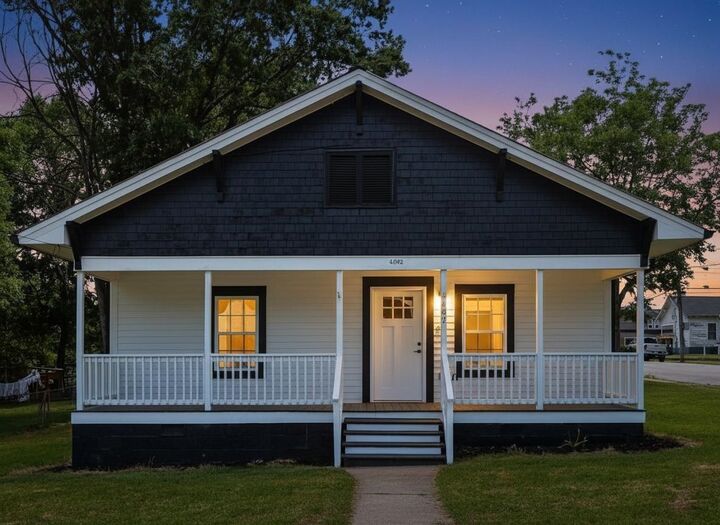 Property Photo:  402 Elm Street  SC 29340 