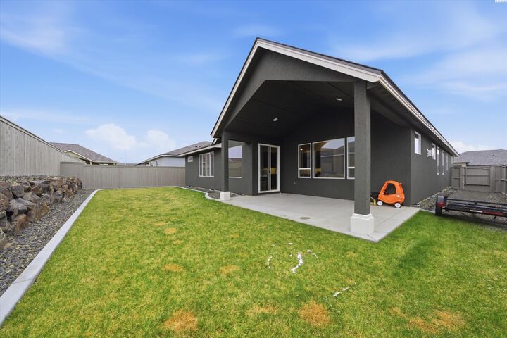 Property Photo:  2859 Centerline Ave  WA 99354 
