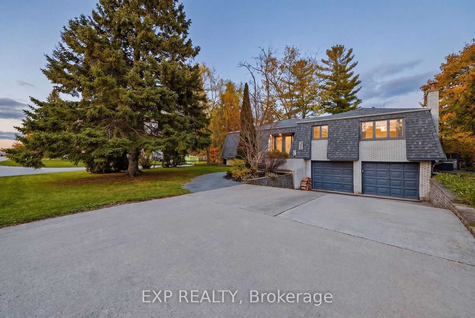 Property Photo: 459 Lee Avenue ON N2K 1Y1