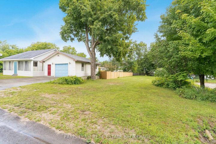Property Photo:  305 Ouida Street  ON L0K 2C0 