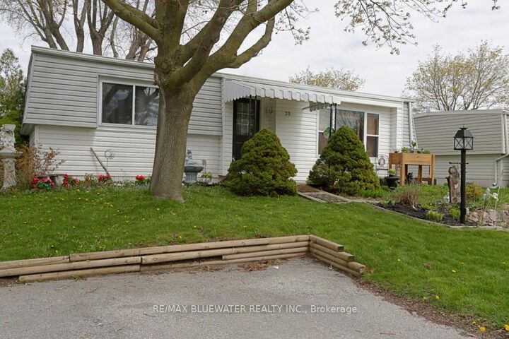 Property Photo: 35 Pebble Beach Parkway ON N0M 1T0