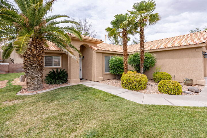 Property Photo:  524 S Indian Hills Dr 9  UT 84770 