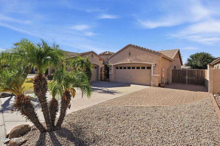 Property Photo:  2576 E Westchester Drive  AZ 85249 