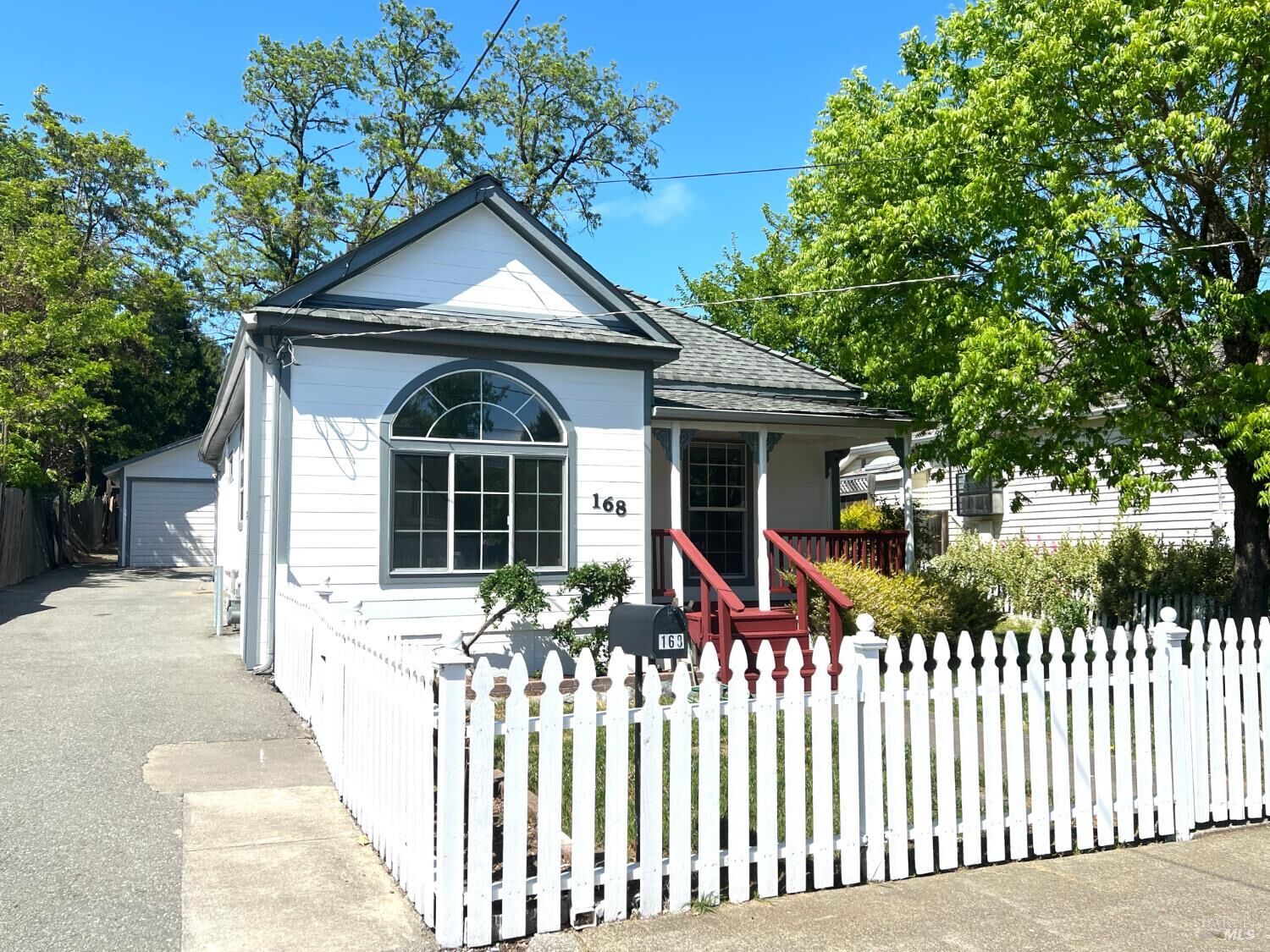 Property Photo:  168 Pine Street  CA 95490 