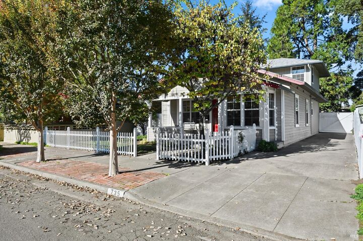 Property Photo:  735 Carr Avenue  CA 95404 