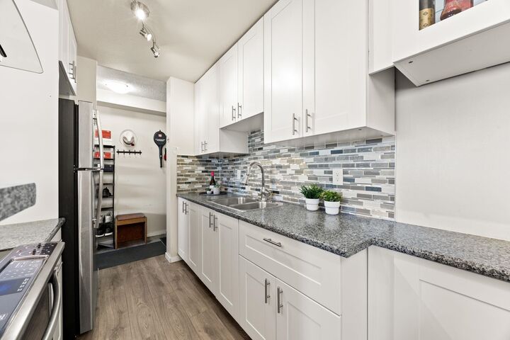 Property Photo:  6759 Willingdon Avenue 1202  BC V5H 3Y9 
