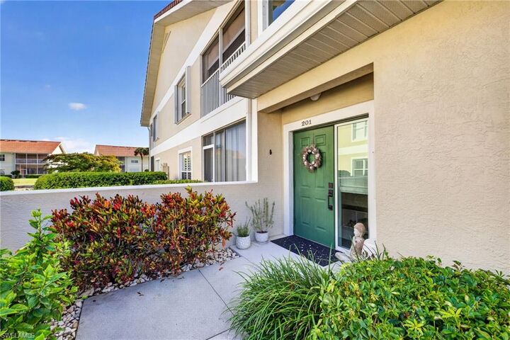 Property Photo: 5135 Cobble Creek Ct 201 FL 34110