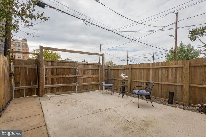 Property Photo:  916 Shepherd Street NW  DC 20011 