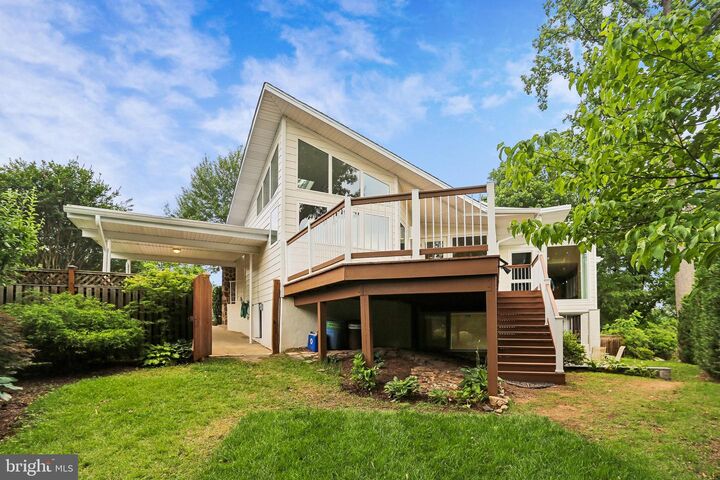 Property Photo: 3301 Shirley Ln MD 20815