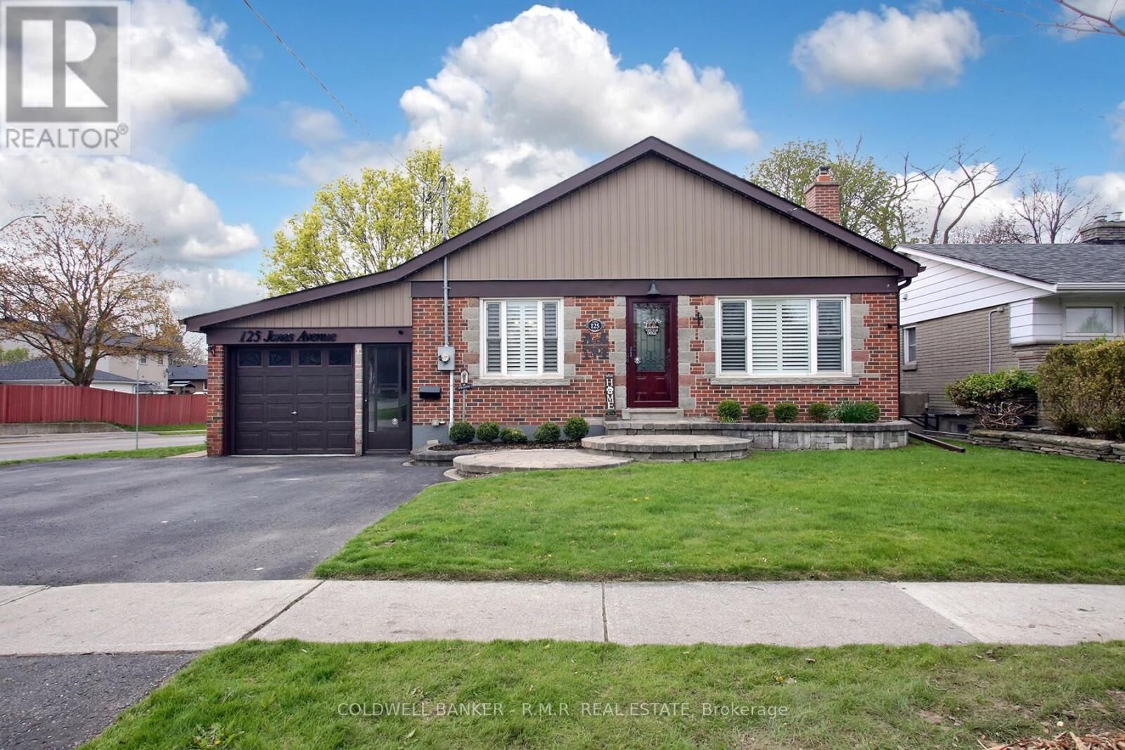 Property Photo:  125 Jones Avenue  ON L1G 3A3 
