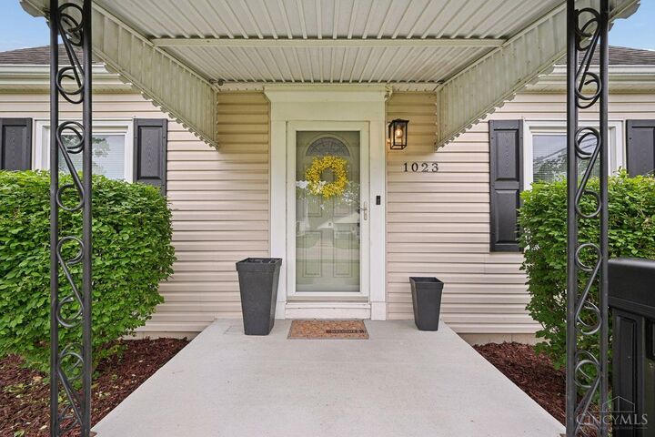 Property Photo:  1023 Noyes Avenue  OH 45015 