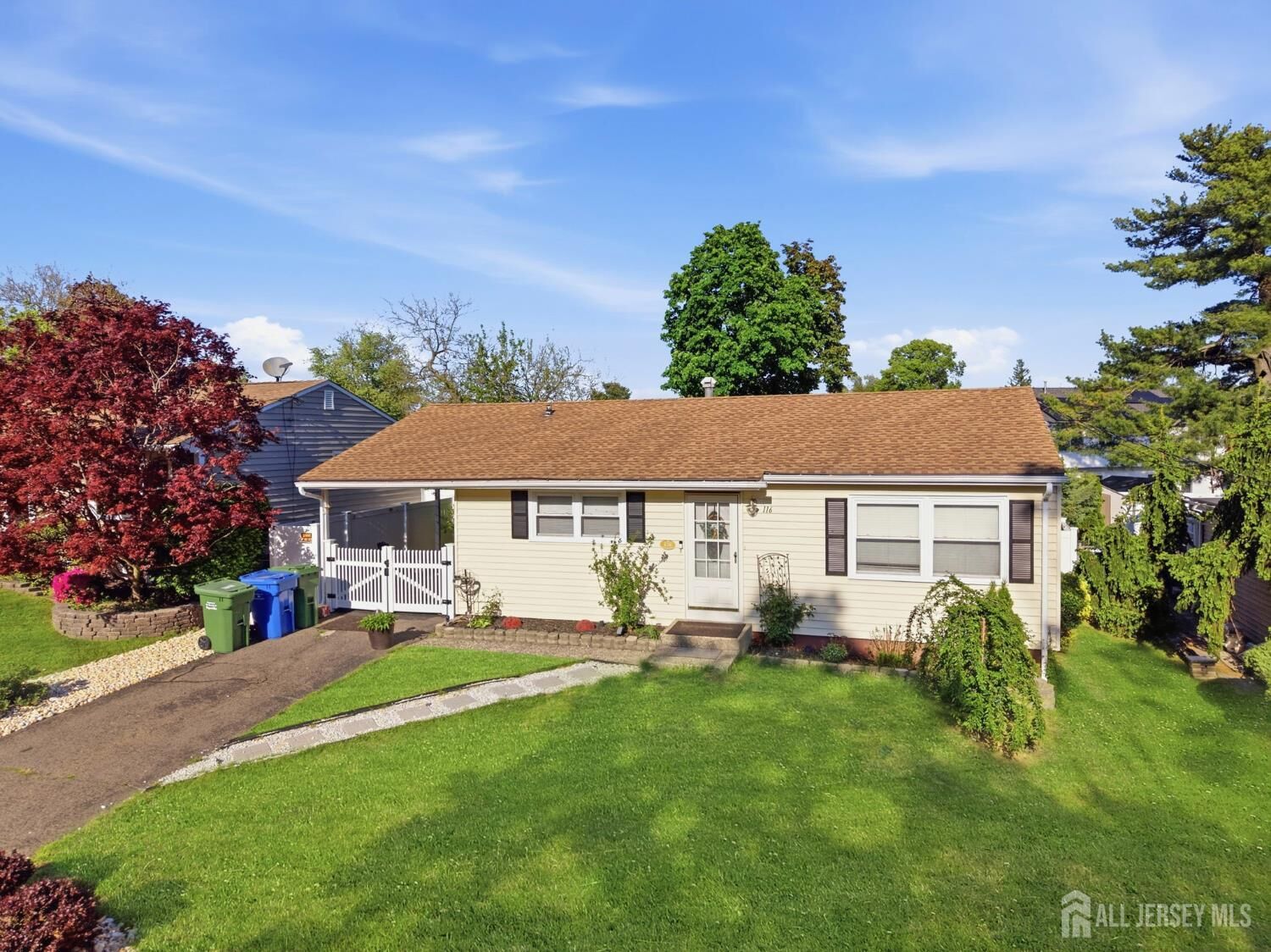 Property Photo:  116 Kendall Drive  NJ 08859 