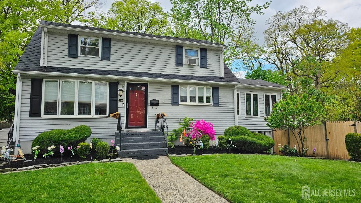 Property Photo:  256 South 8th Avenue  NJ 08904 