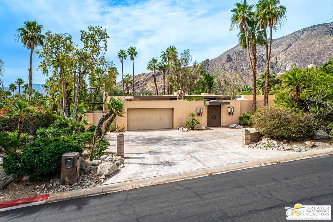 Property Photo:  601 W Stevens Rd  CA 92262 