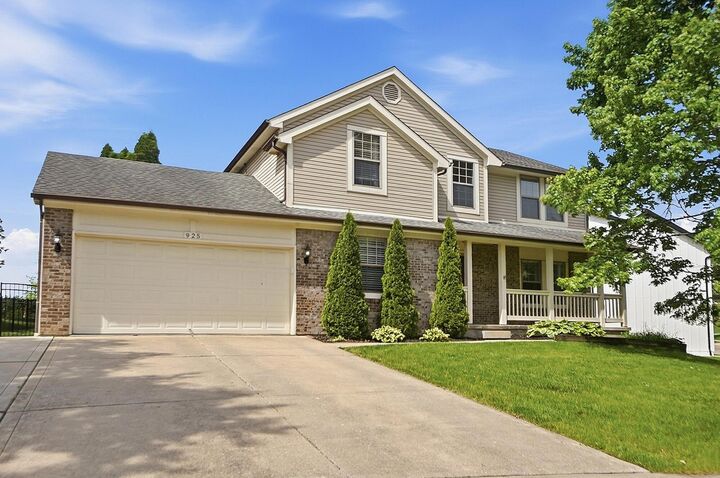 Property Photo:  925 Thayer Drive  OH 43230 