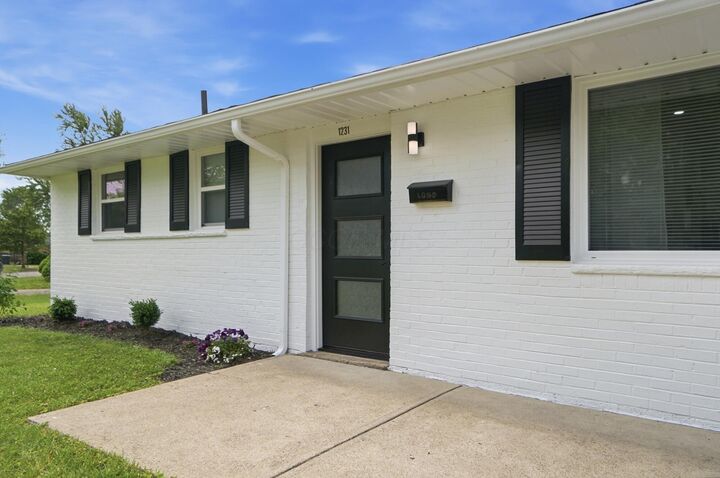 Property Photo:  1231 Carolwood Avenue  OH 43227 