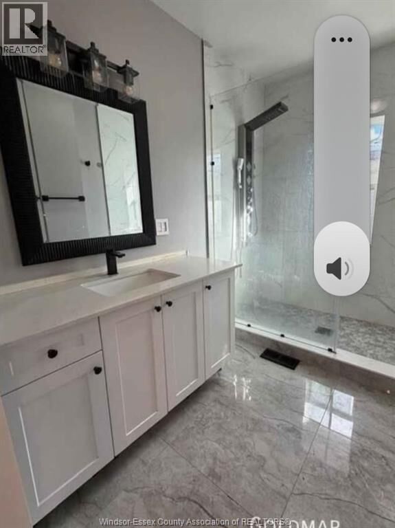 Property Photo:  990 Josephine Avenue  ON N9B 2L5 