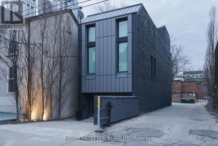 Property Photo:  41 Berryman Street  ON M5R 1M7 