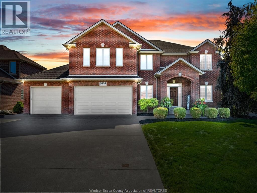 Property Photo:  1094 Woodland Crescent  ON N0R 1A0 