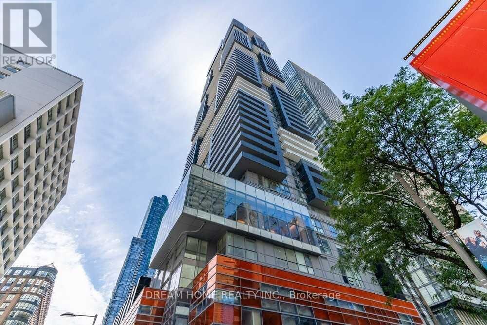 Property Photo:  7 Grenville Street 3713  ON M4Y 0E9 