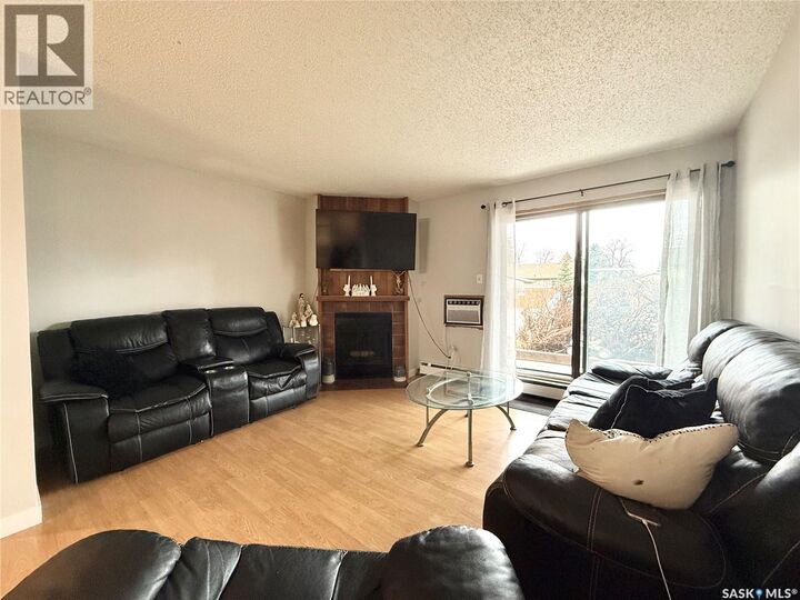 Property Photo:  101 335 Kingsmere Boulevard  SK S7J 4J6 