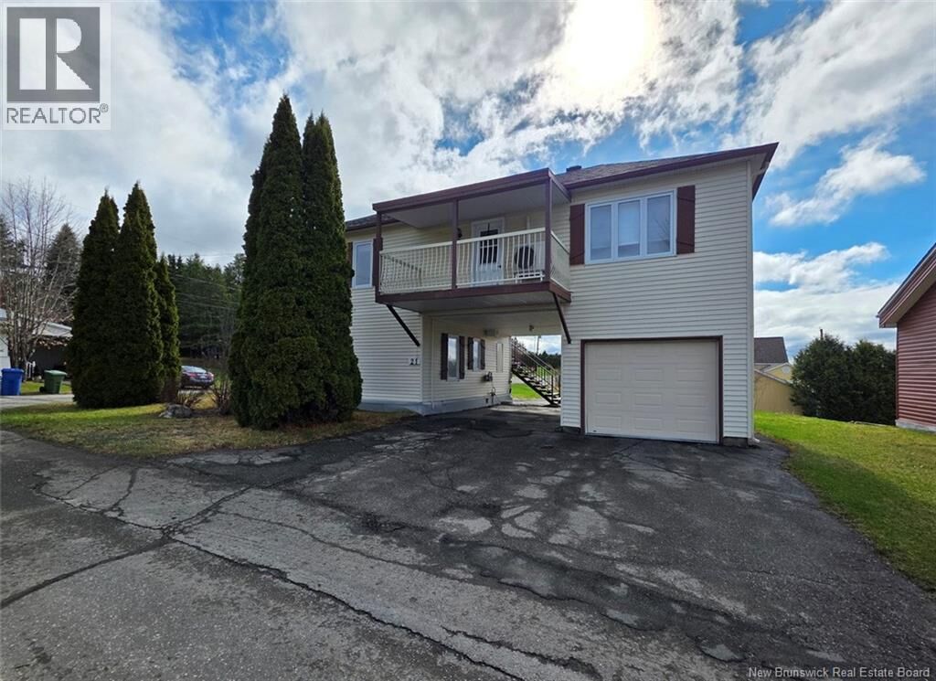 Property Photo:  21 Ben Martin Avenue  NB E7C 1E5 