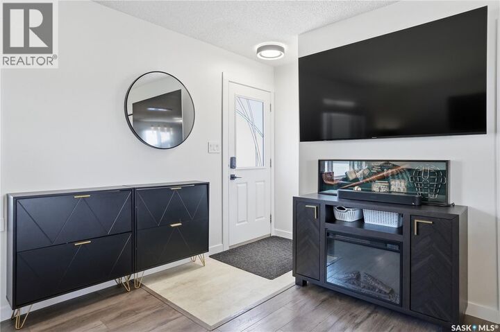 Property Photo:  78 Vernon Crescent  SK S4R 7P5 