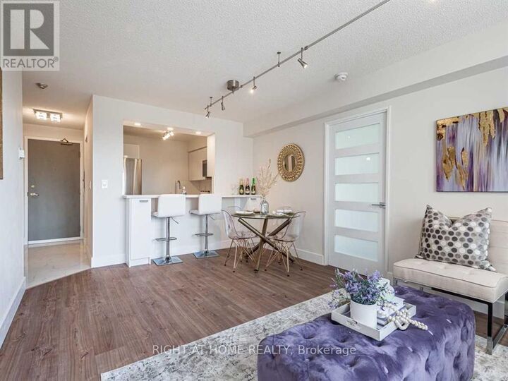 Property Photo:  215-555 Wilson Heights Boulevard  ON M3H 2V7 