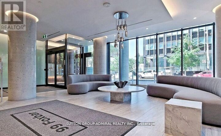 Property Photo:  99 Foxbar Road 705  ON M4V 2G5 