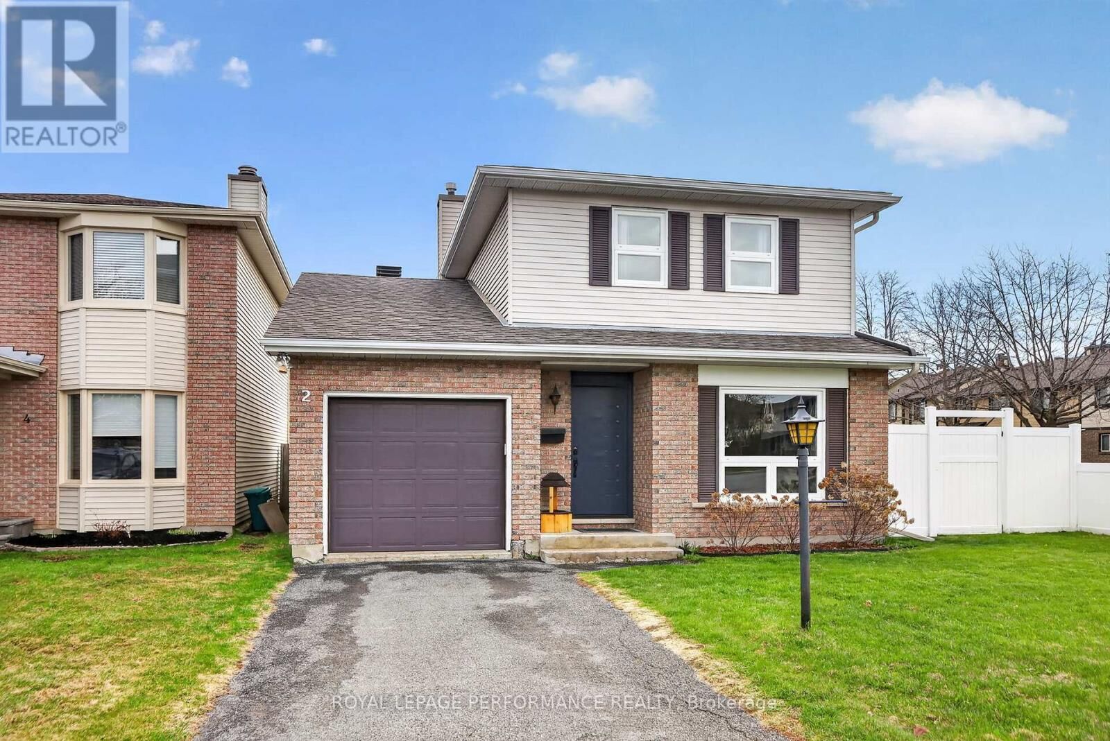 Property Photo:  2 Canbury Crescent  ON K2G 4L4 