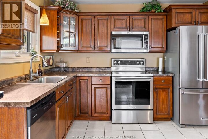 Property Photo:  1550 Minto Avenue  ON N9J 3H2 