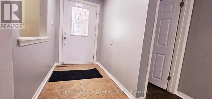 Property Photo:  31 Windermere Court Upper  ON L6X 2L5 