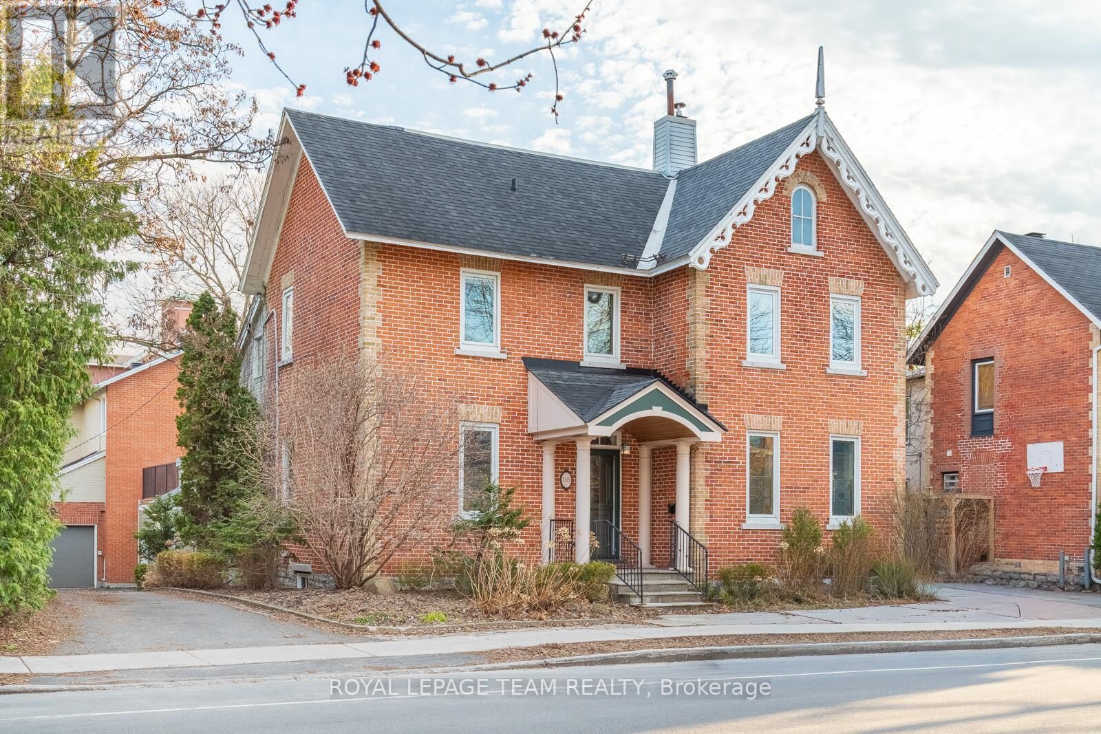 Property Photo:  105 Crichton Street  ON K1M 1V8 