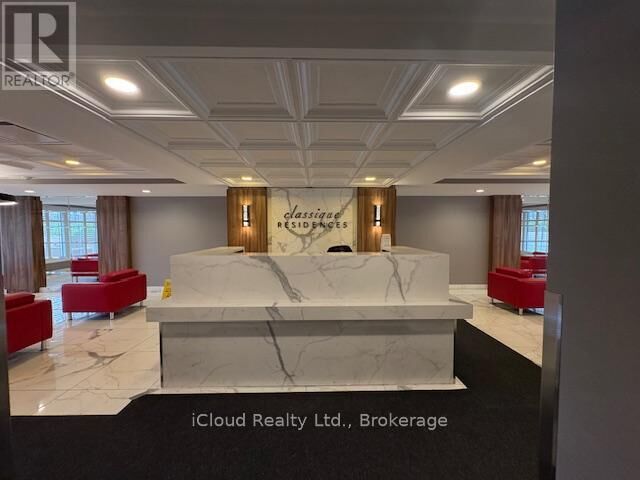 Property Photo:  155 Hillcrest Avenue 2210  ON L5B 3Z2 