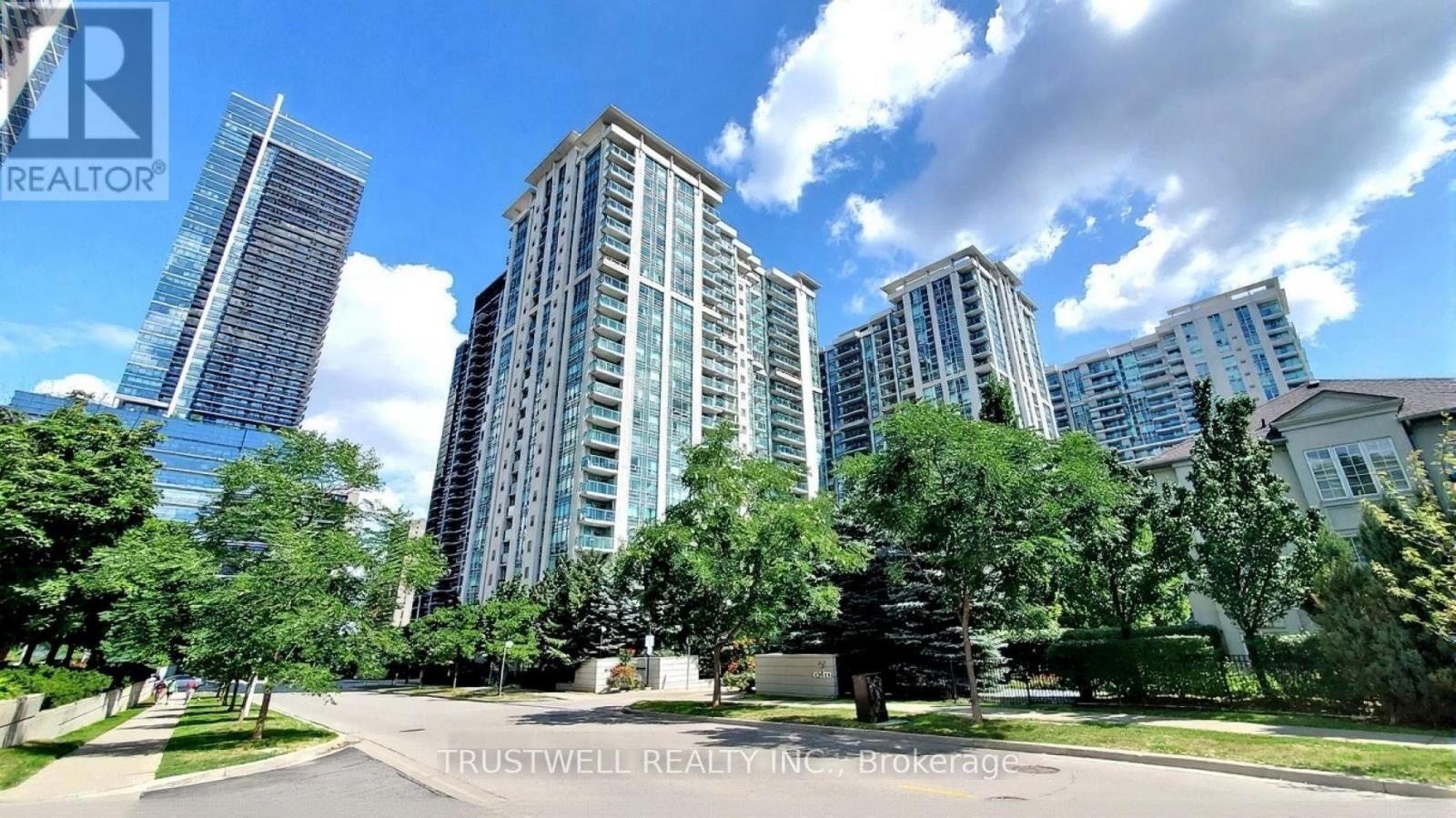 Property Photo:  35 Bales Avenue 512  ON M2N 7L7 