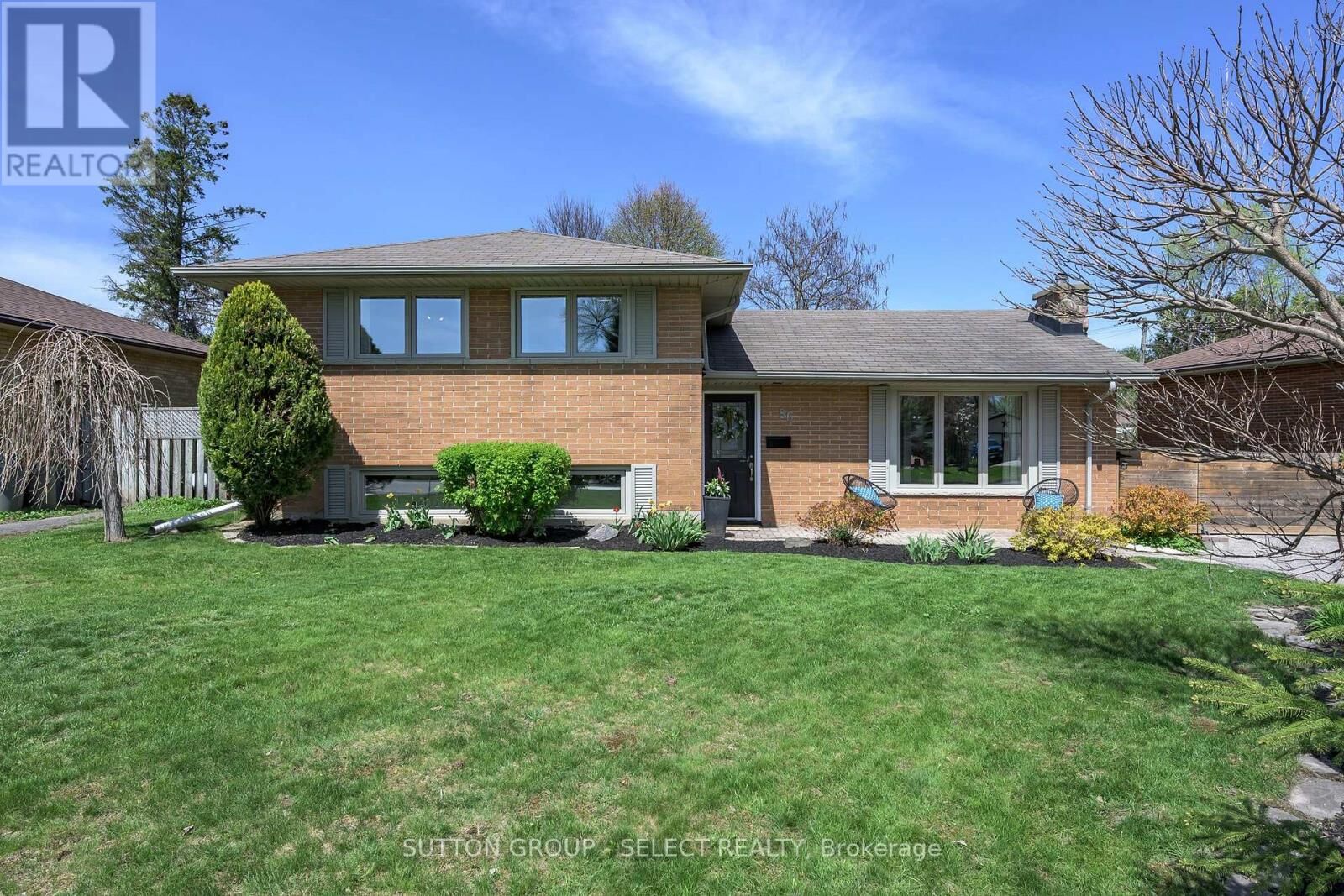 Property Photo:  86 Tewksbury Crescent  ON N5V 2M8 