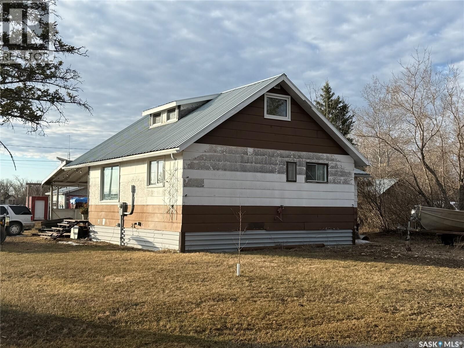 Property Photo:  731 W 1st Street  SK S0E 1V0 