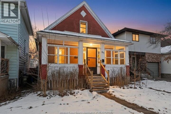 Property Photo:  977 Gladstone  ON N9A 2R5 